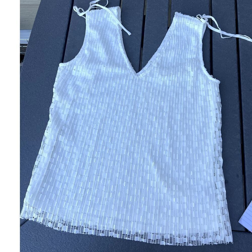 Brea Canyon V-neck Textured Pleated Sleeveless Top, Women's size S